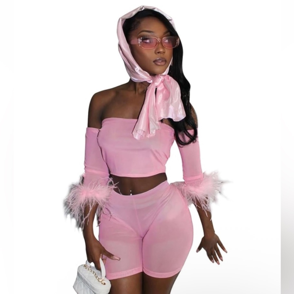 NWT No Label Size M Pink Twist Half Sleeve Crop Tank and Ruched Mini Short Set